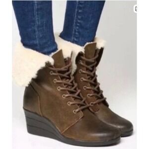 UGG Womens Zea Brown Suede Waterproof Shearling Lined Lace Up Wedge Boots Size 7